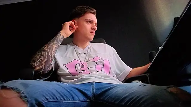 Chat XXX ao vivo de FelixStarkk