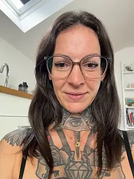 BrownieyQueen Webcam-Show