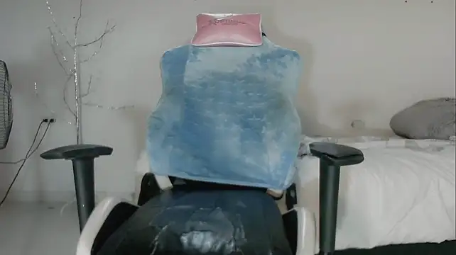 צ'אט XXX בשידור חי של FUNNY_DICK_