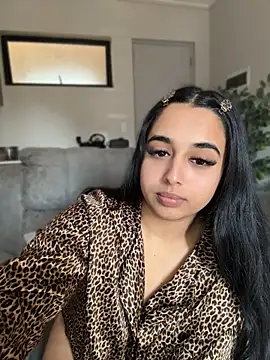แชท XXX สดของ LilMisIndianx