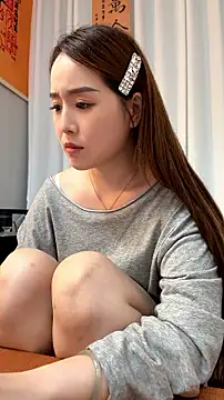 momoli60 Adlı Modelin Canlı XXX Sohbeti