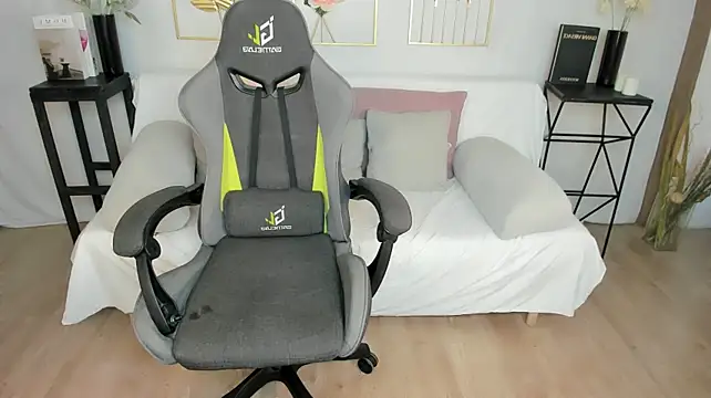 andyyzzz Chat XXX in diretta