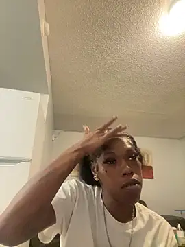 SlimmGoodiee Show in webcam