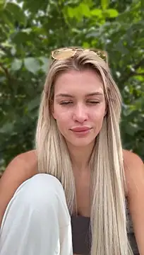 دردشة KikiWatson الجنسية المباشرة