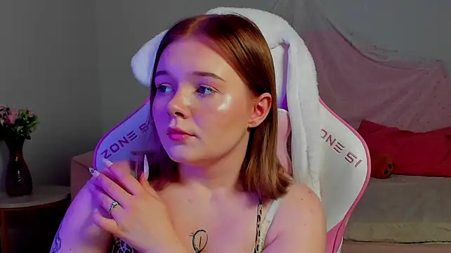 ElinaVale's Live XXX Chat