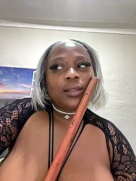 VIOLETXX20 Show in webcam