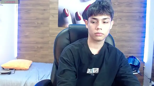 ivan_cooper Chat XXX in diretta