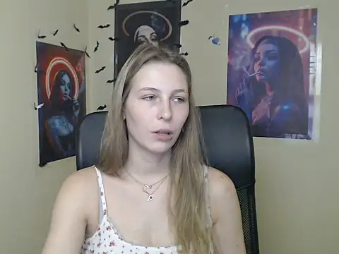 StrangerGi's Live XXX Chat
