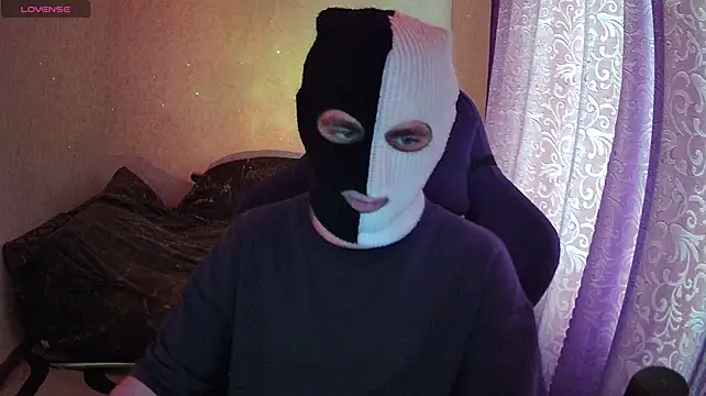 ZXCENSORED- Adlı Modelin Canlı XXX Sohbeti