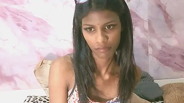 IndianSilkySpice Chat XXX in diretta