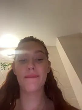 LittleFox___ Adlı Modelin Canlı XXX Sohbeti