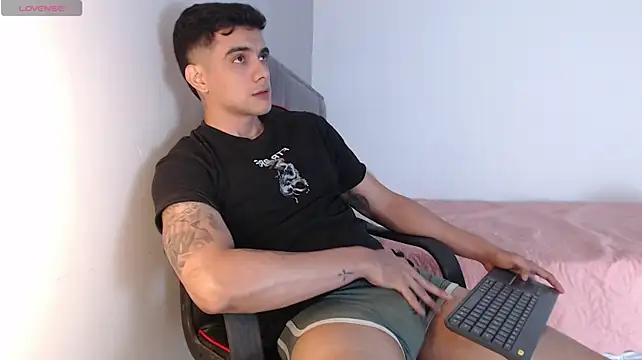 Онлайн чат XXX adam_levis17