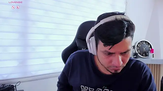 XXX chat uživo modela Rick_Adams