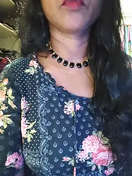 Czat XXX na żywo – SRUTHI-8