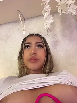 SophieRinaldi's Live XXX Chat