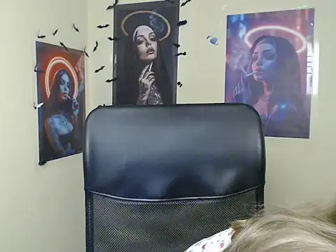 StrangerGi Live XXX-chat