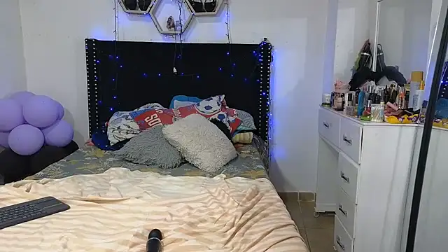 charlotte_077's Live XXX Chat