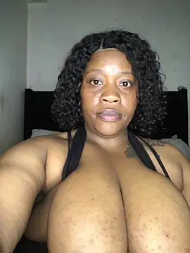 Chat XXX en directo de BigJugsCandyxx