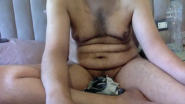 Chat XXX en directo de CaiBull