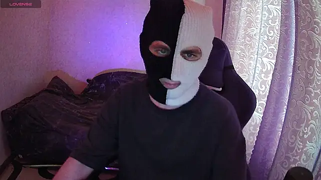 ZXCENSORED-: онлайн-секс-чат