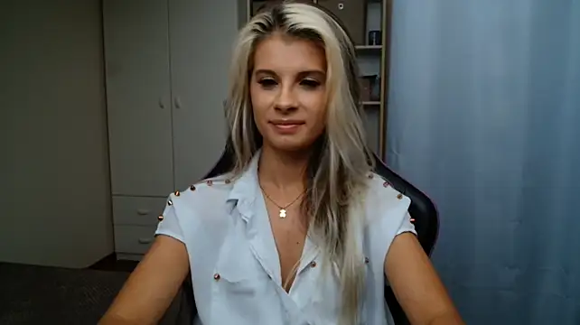 Chat +18 de KristineGlow ao vivo