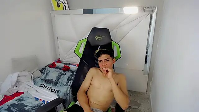 RyanFlirty Live XXX-chat