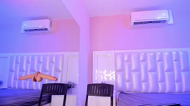XXX chat uživo modela MaxxieRay
