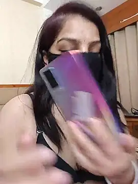 Hot_pooja2's Live XXX Chat