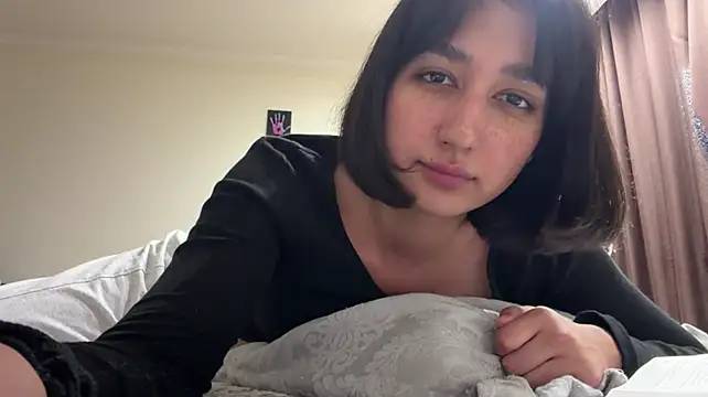 PaintedDisplay live XXX chat