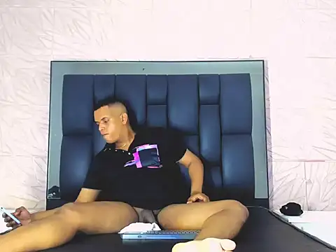 Papi_95 Live XXX-chat