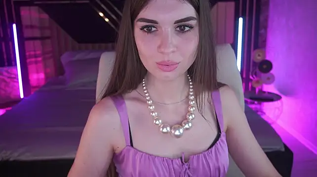 KylieJoyys Adlı Modelin Canlı XXX Sohbeti