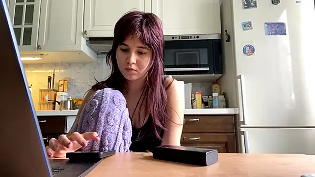 XXX chat uživo modela YoulaCoi