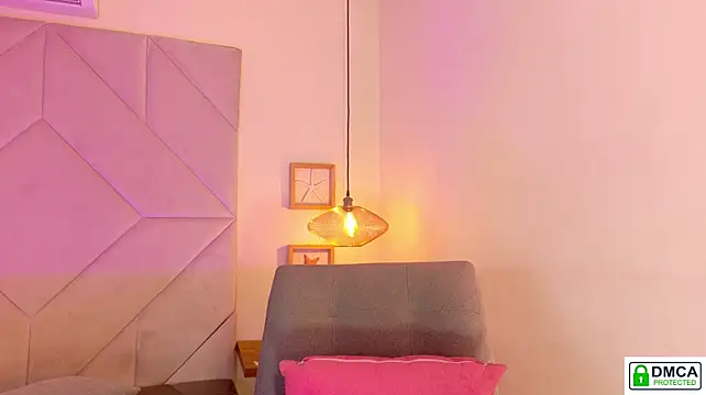 Chat +18 de Amyra_Collins ao vivo