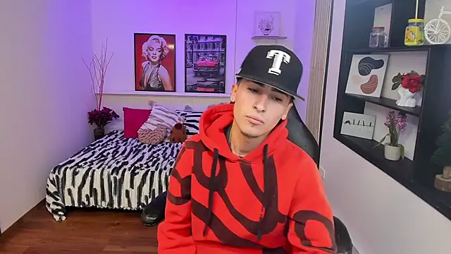 Онлайн чат XXX Benji23_