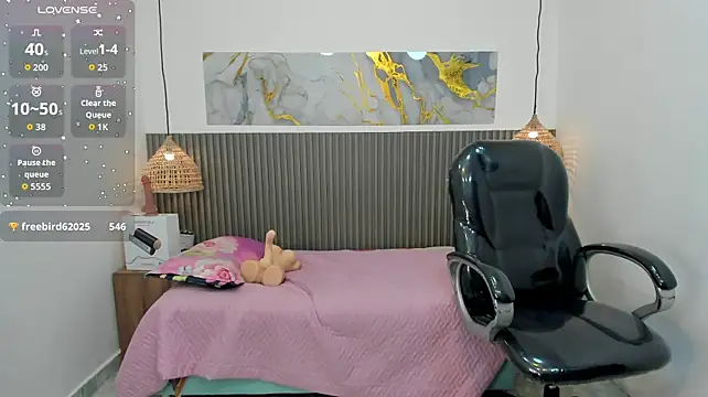 JDWhite18 Adlı Modelin Canlı XXX Sohbeti
