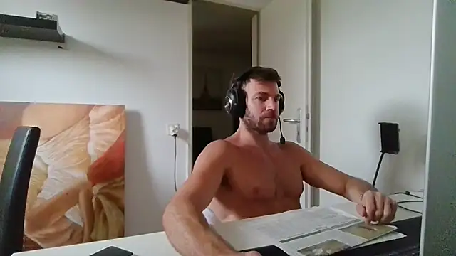 alpha-hunk Chat XXX live