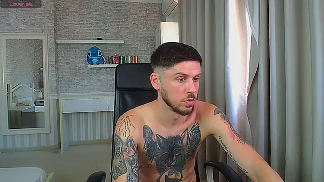 JonahShaw Chat XXX in diretta