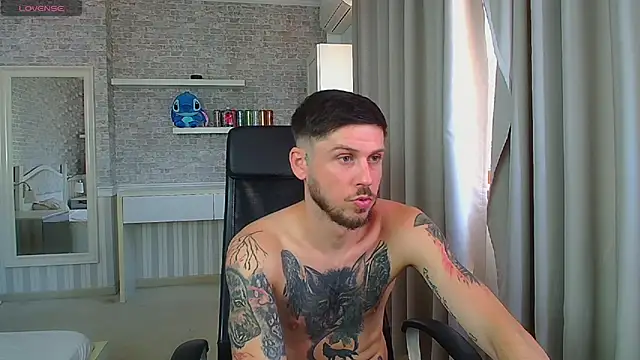 Chat XXX en directo de JonahShaw