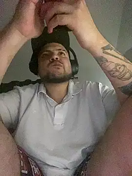 Czat XXX na żywo – GusanoDelicioso