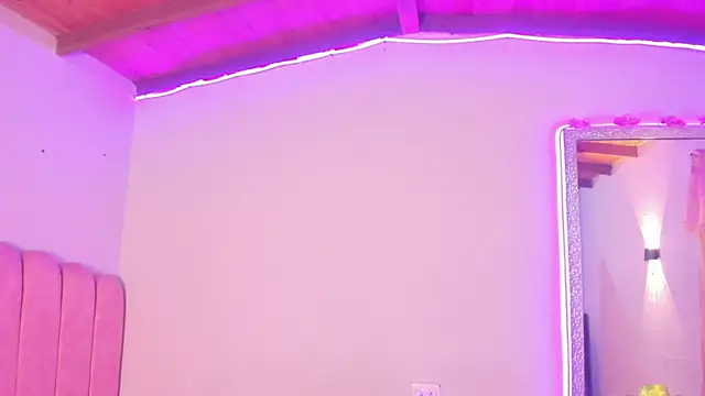 Chat +18 de antonelllepiercee ao vivo