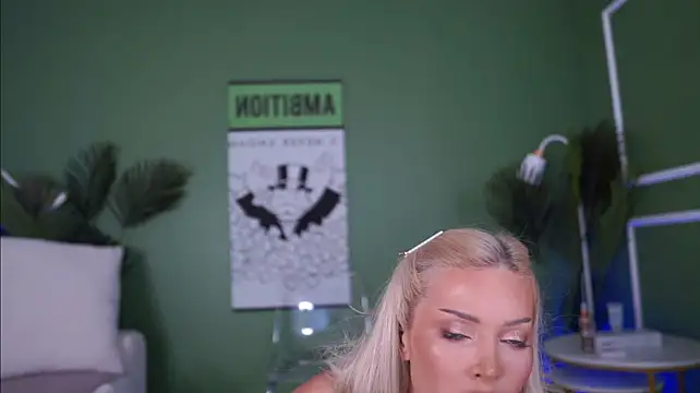 NadiaMarbleのライブXXXチャット