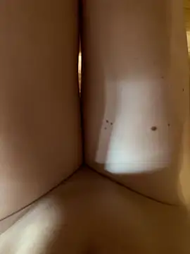 JuicyGamess' Live XXX Chat