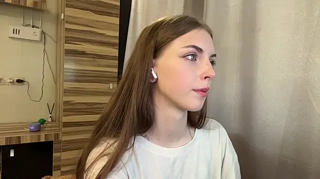 Mia_meowt's Live Chat Room