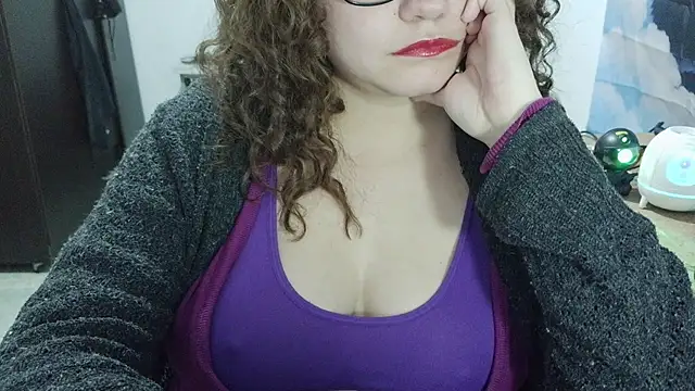 curly_greeneyed: απευθείας συνομιλία ΧΧΧ