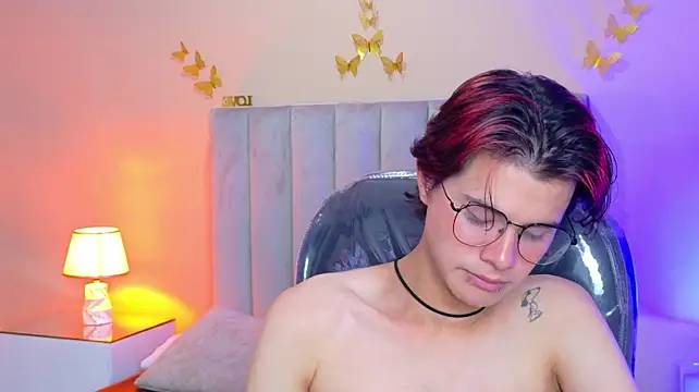 Chatroom XXX en direct de Derek_Sinn