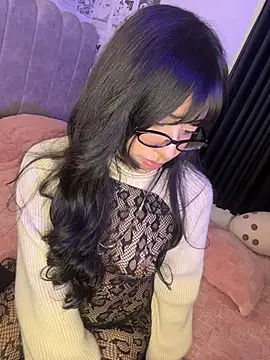 Chat +18 de connyuki_ ao vivo