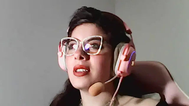 Owly_bloom's Live Chat Room
