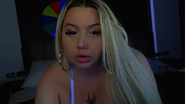 Živý XXX chat KaylaBossDoll