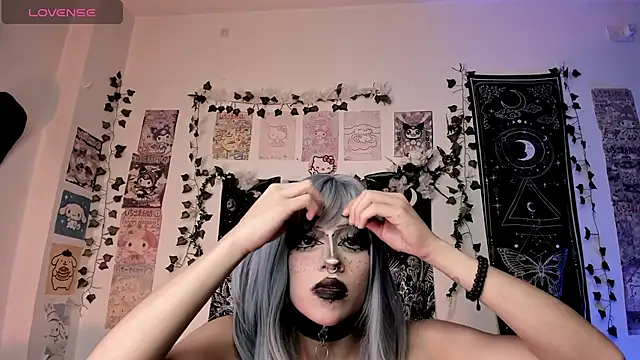 GothKitten666 Adlı Modelin Canlı XXX Sohbeti