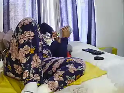 RealQueenOfSouth's Live XXX Chat